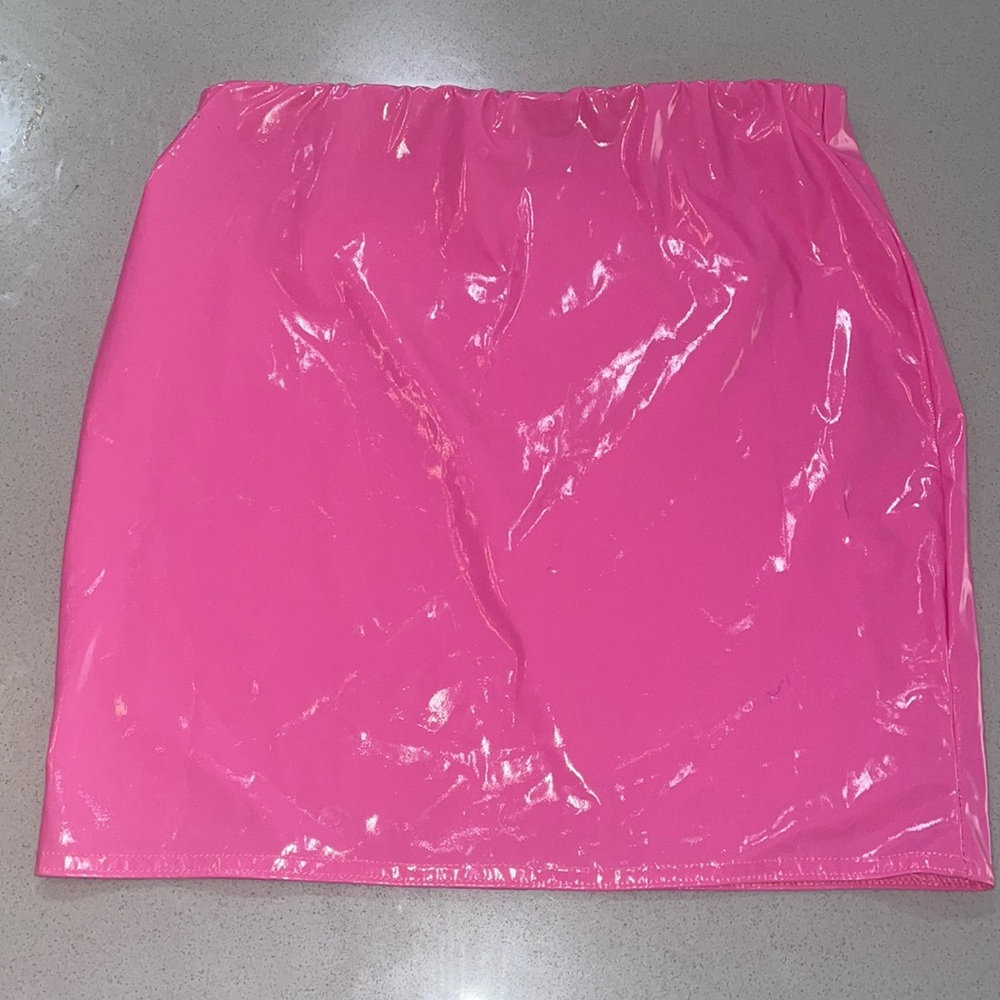 Pink short skirt